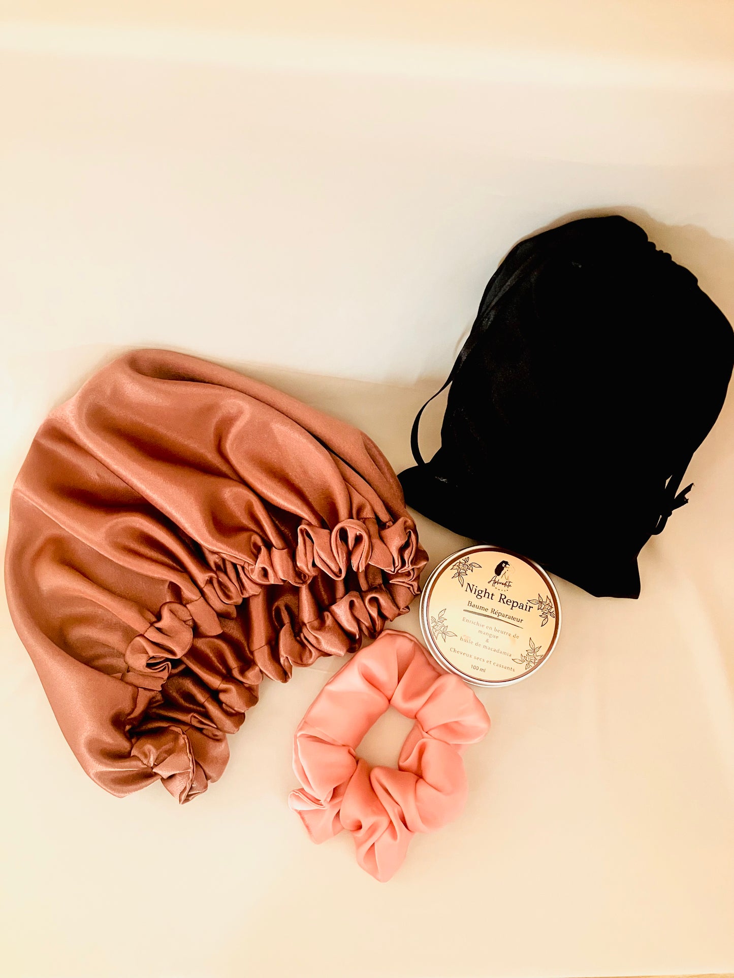 Rituel Nuit Réparateur – Bonnet Satin + 1 Chouchou Large+ Baume Night Repair