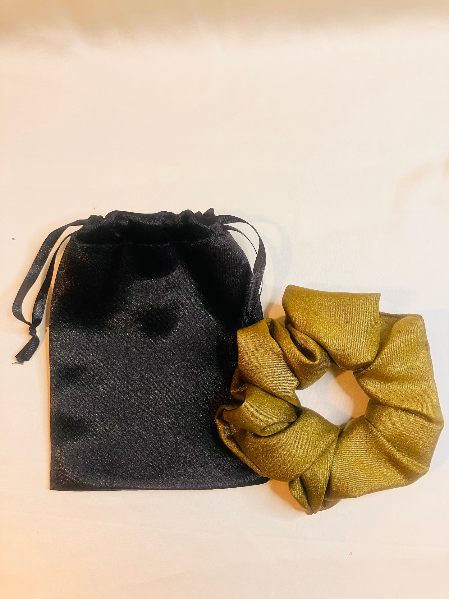 Chouchou en Satin de Soie Large