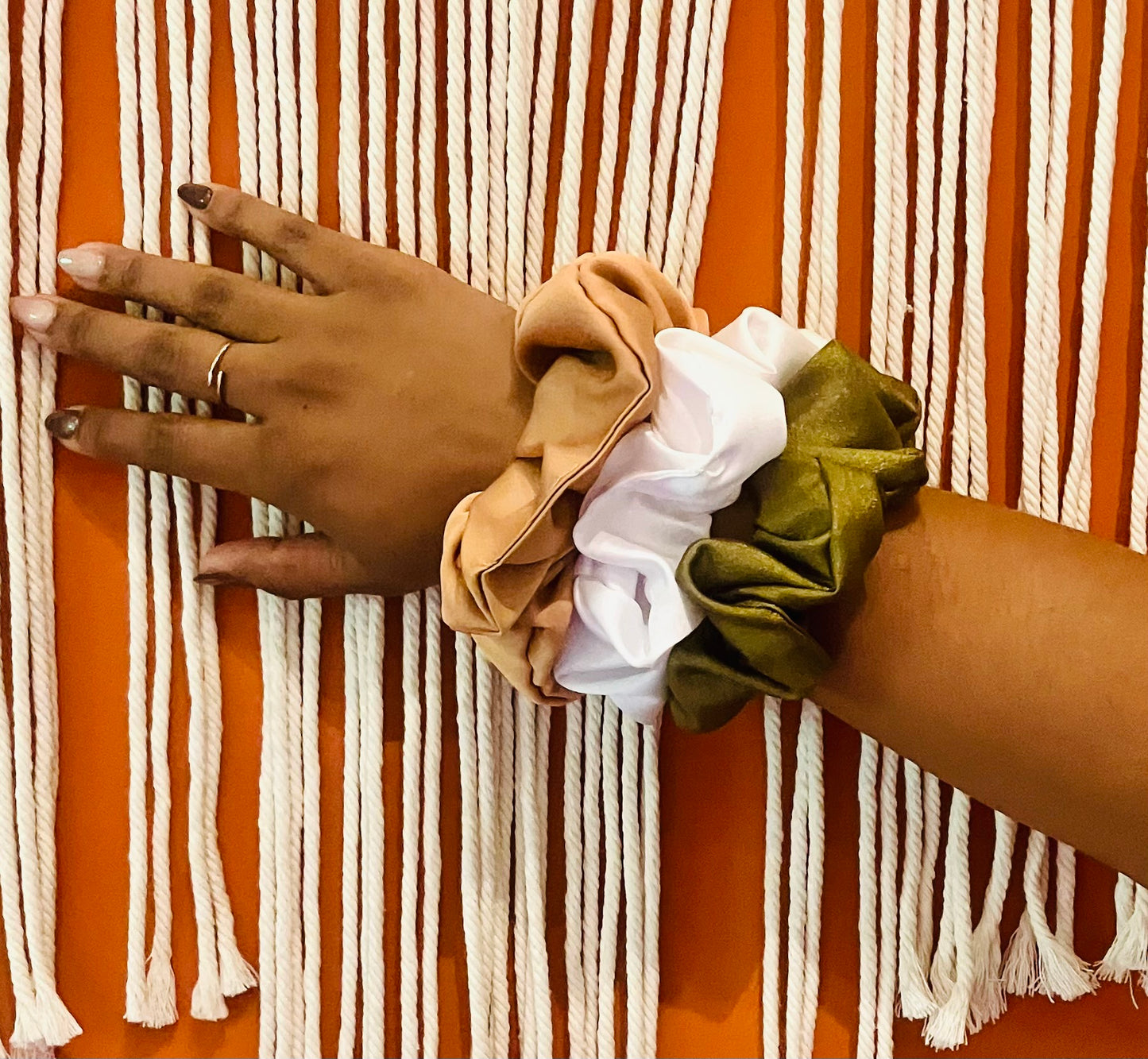 Trio Chouchou Soie de Satin / Silk Satin Scrunchie Trio Large