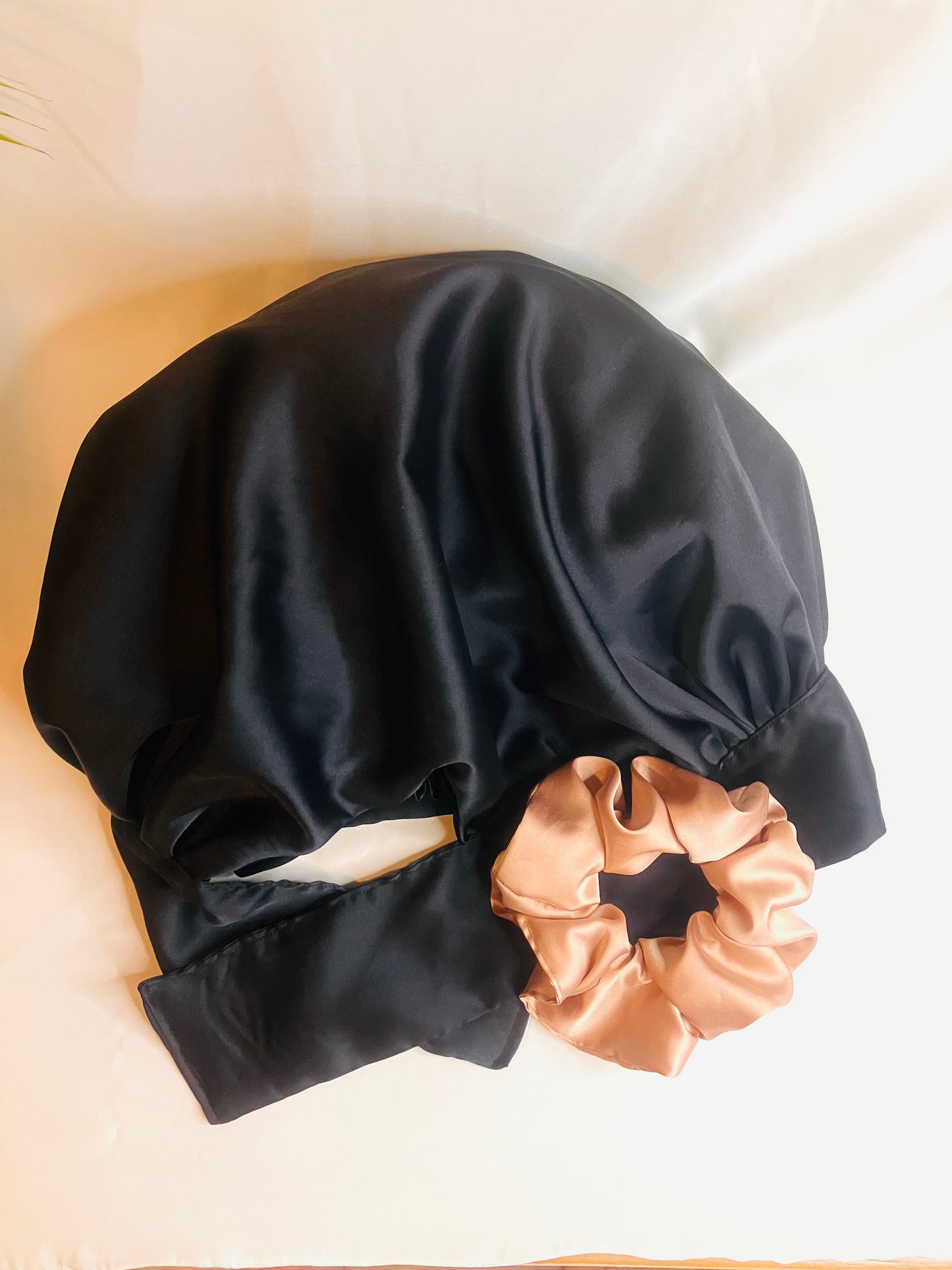 Gentle Night Ritual / Gentle Night Ritual Adjustable Satin Bonnet + 1 Large Scrunchie