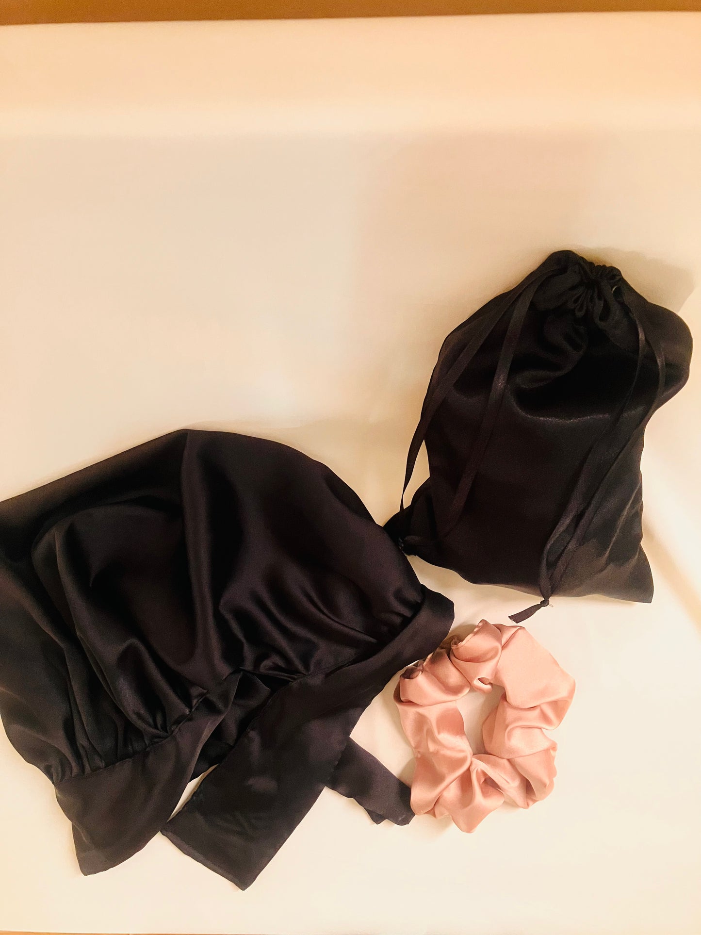 Gentle Night Ritual / Gentle Night Ritual Adjustable Satin Bonnet + 1 Large Scrunchie