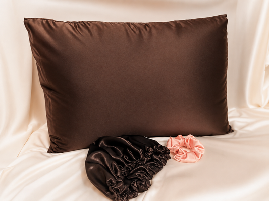 Rituel Nuit Élégance – Taie d'oreiller + Bonnet Satin Crêpé + 1 Chouchou Large Satin